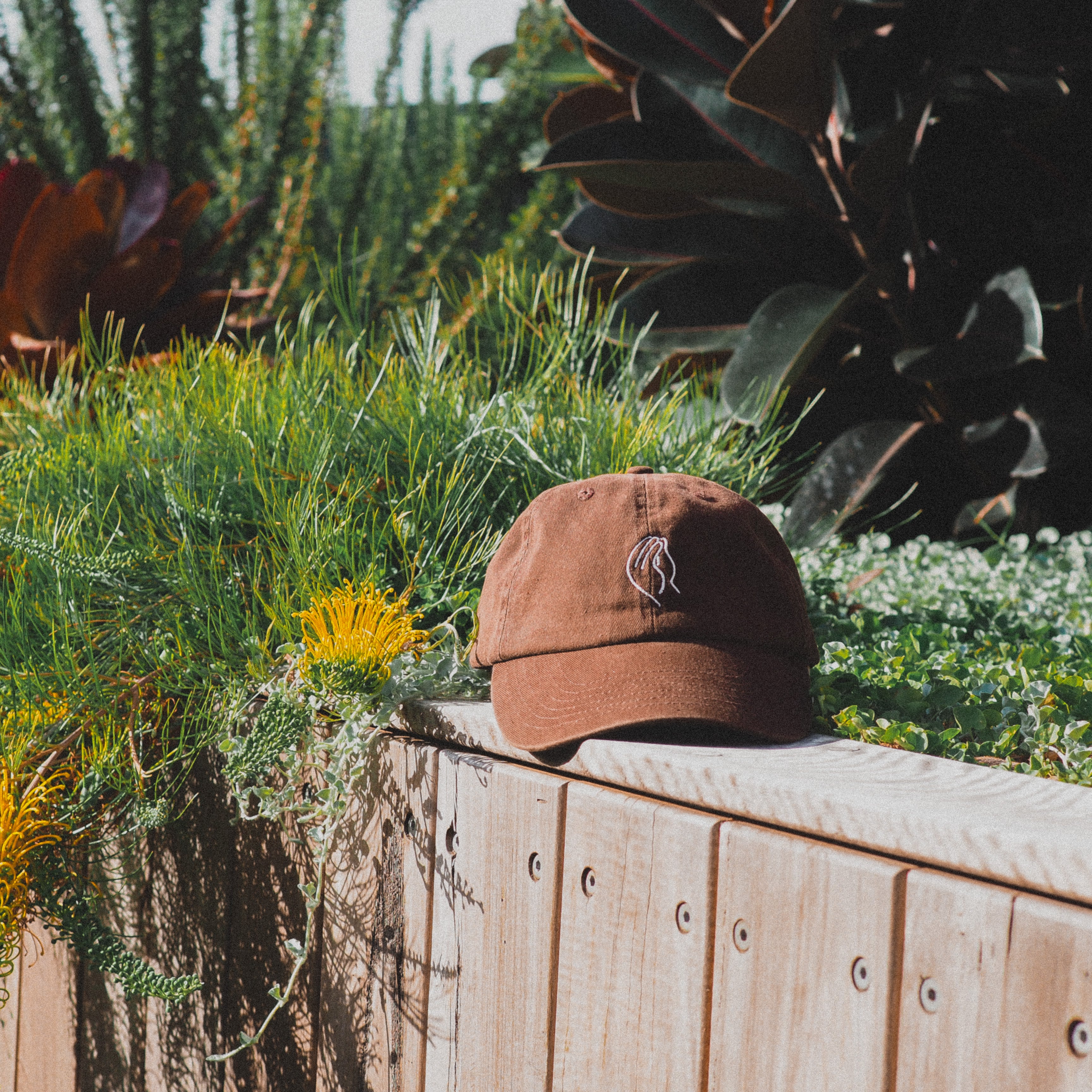 Eh! Hand | Mom Cap - Brown